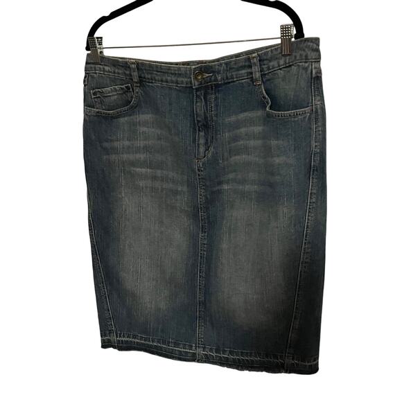 a.n.a Jean Skort – Size 15M – Denim Skirt - Picture 1 of 3